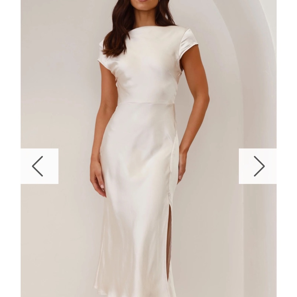 Chic Satin Midi Dress in Cream